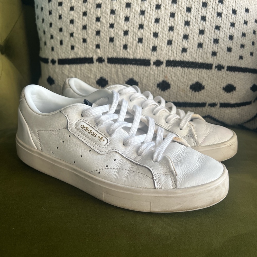 White Adidas sleek Sneakers